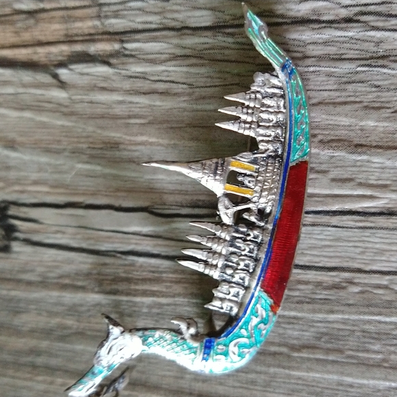 Vintage Sterling Silver Dragon Boat Pin - Picture 9 of 12